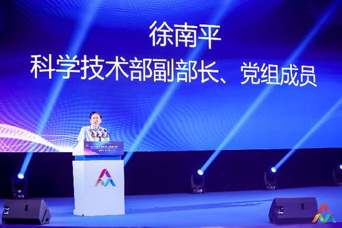 大學(xué)生創(chuàng)新創(chuàng)業(yè)對社會的影響,創(chuàng)新創(chuàng)業(yè)對社會的意義,創(chuàng)新創(chuàng)業(yè)對國家社會個人的意義