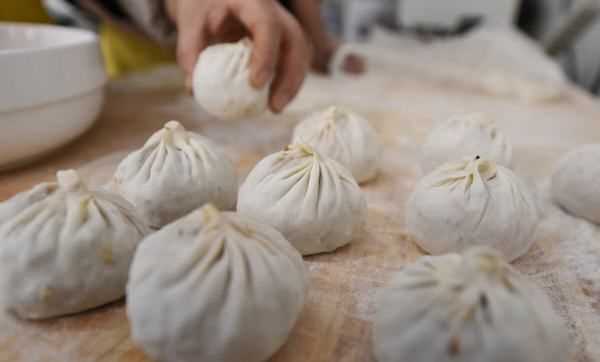 小籠包蒸多長時間,蒸小籠包的做法和技巧圖3