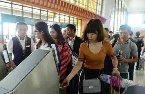 高鐵站檢票提前多久不讓進