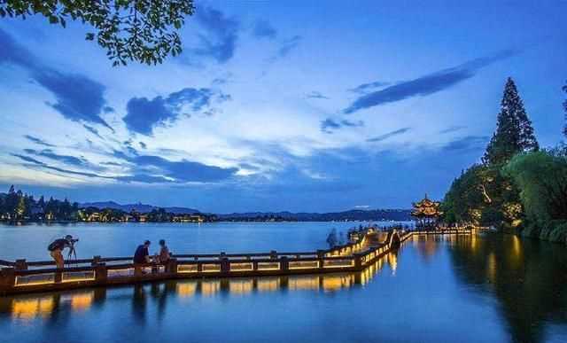 西湖十景介紹，西湖十景名稱有什么含義和來歷？雙峰插云為什么看不到了？圖1