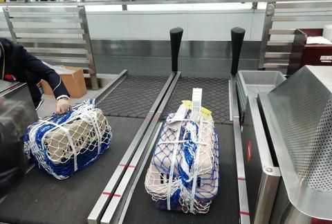 在托運(yùn)的行李中放一些化妝品，海關(guān)人員會(huì)不會(huì)開箱檢查