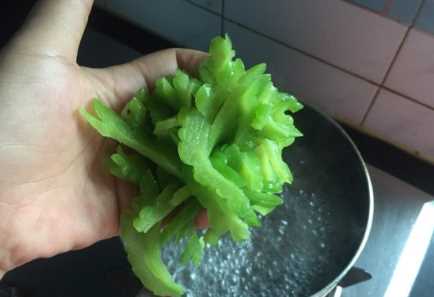 苦瓜煮多久能熟,苦瓜煮多長(zhǎng)時(shí)間熟圖8