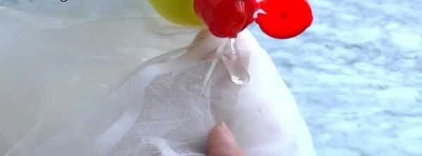 真絲油漬用什么能洗掉,真絲衣服沾上油漬怎么清洗掉圖1