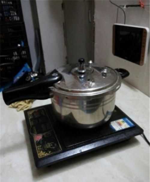 高壓鍋煮粥噴氣后多久可以關(guān)火