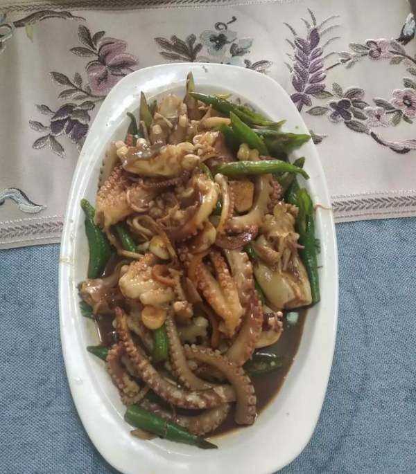 海鮮爆頭是什么東西,海邊有些漁民吃八爪魚動(dòng)不動(dòng)就是爆頭的圖8