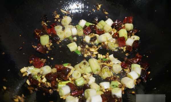 怎么炒雞丁好吃,雞丁怎么做好吃簡單的家常的圖12