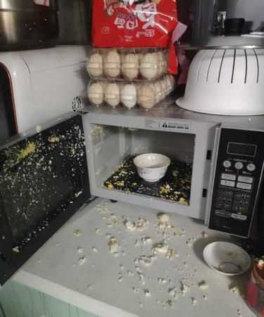 整個(gè)雞蛋可以微波爐加熱嗎