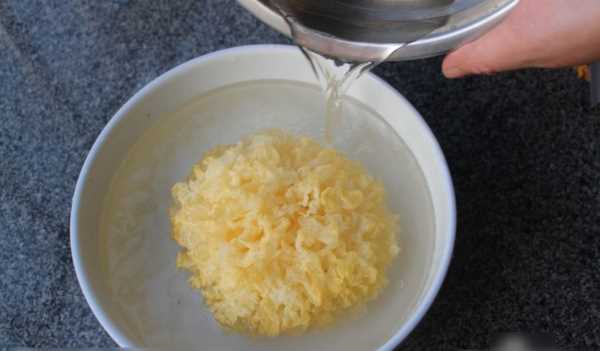 雪耳要浸泡多長時間,銀耳熬之前要泡多長時間圖6