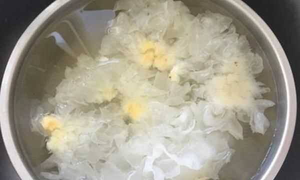 銀耳泡發(fā)要多久