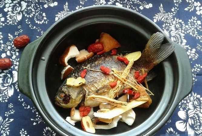 能和我說一下你對鯽魚湯的認知是什么，幾個詞描繪一下，謝謝