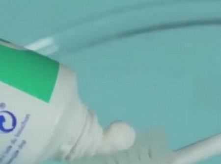 白鞋子有黃斑怎么去除,白色運(yùn)動(dòng)鞋上的黃色污點(diǎn)怎么去掉啊圖11