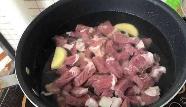 肉焯水是冷水下鍋還是熱水下鍋，煮肉頭冷水下鍋還是熱水下鍋？圖4