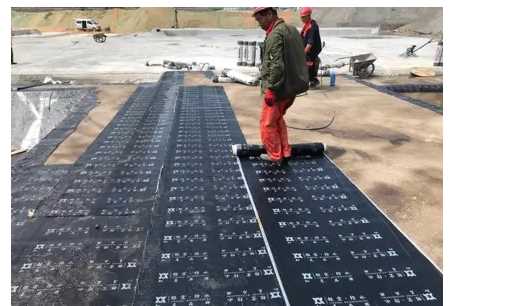 sbs是什么材料,防水材料sbs自粘卷材價(jià)格一卷多少米圖1