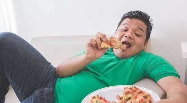 經(jīng)常站著吃飯有什么危害