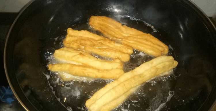 油條怎么做好吃又松軟視頻教程