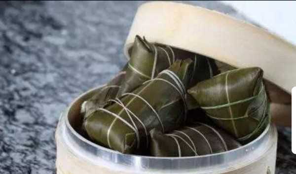 微波爐粽子可以帶葉子加熱,粽子放微波爐加熱要?jiǎng)凈杖~嗎圖2