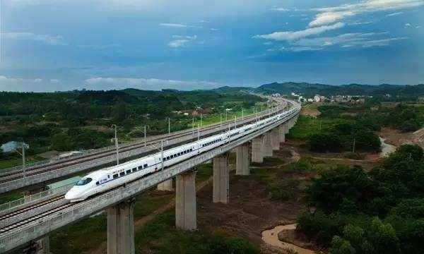 高鐵的電從哪里來,高鐵用的電是什么電?圖2