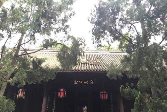 武侯祠位于成都的哪個方位