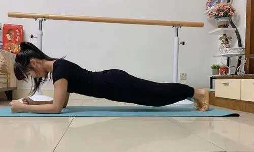 平板支撐怎么保護肘部,平板支撐胳膊抖是什么原因圖9