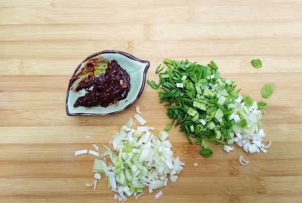 豆皮怎么炒好吃,豆皮怎么炒好吃又簡單 有什么做豆皮的技巧視頻圖2