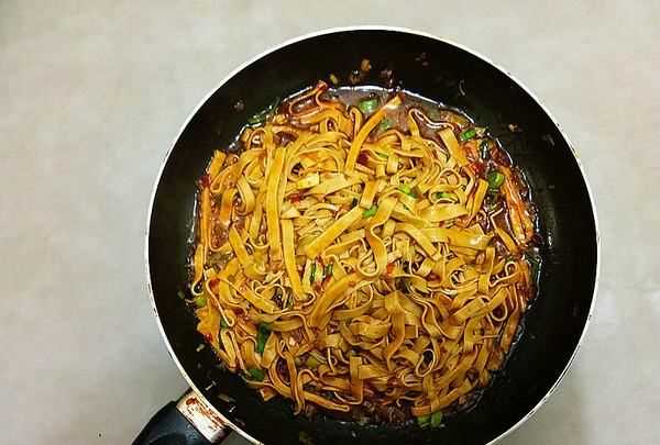 豆皮怎么炒好吃,豆皮怎么炒好吃又簡單 有什么做豆皮的技巧視頻圖10