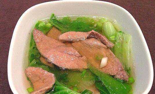 桑樹葉怎樣處理泡水喝,“山參熱補(bǔ)桑樹葉清補(bǔ)”怎樣正確食用桑葉圖2