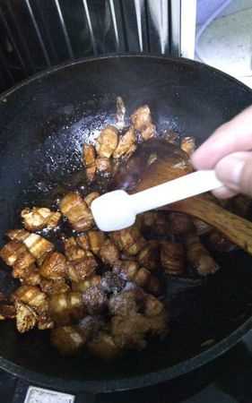 電壓力鍋?zhàn)黾t燒肉用多長(zhǎng)時(shí)間