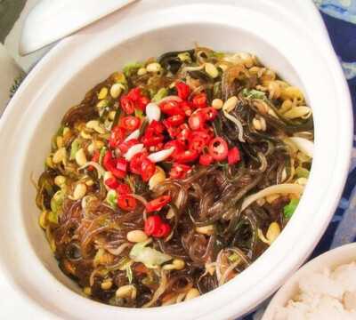 蕨根粉煮多長(zhǎng)時(shí)間能熟,蕨根粉是日常生活中非常普遍的美味食物嗎圖3