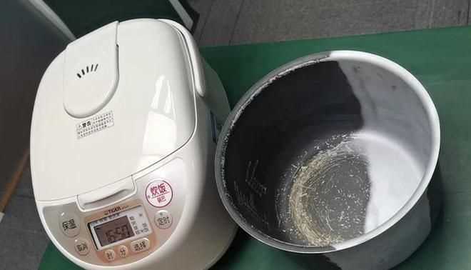 怎么去掉電飯鍋鍋蓋劃痕妙招