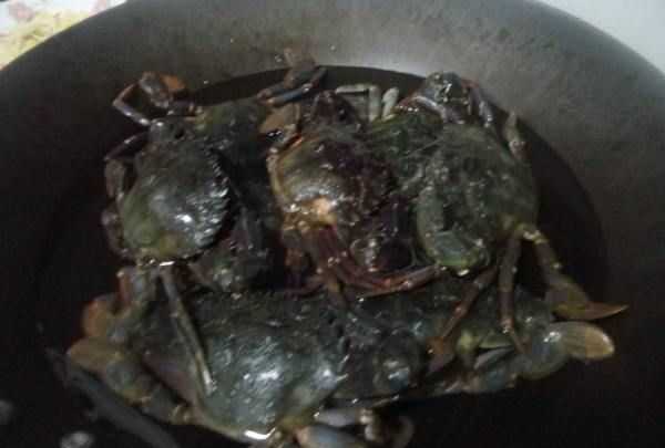 螃蟹開(kāi)水煮多久可以吃,大閘蟹水煮多久可以吃圖5