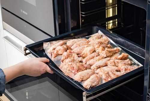 烤箱預(yù)熱需要把屑盤放進(jìn)去嗎