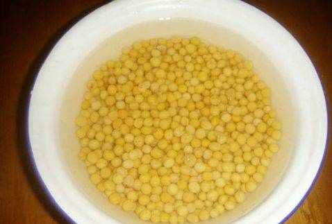 炒黃豆怎么炒好吃,炒黃豆醬的制作方法圖2