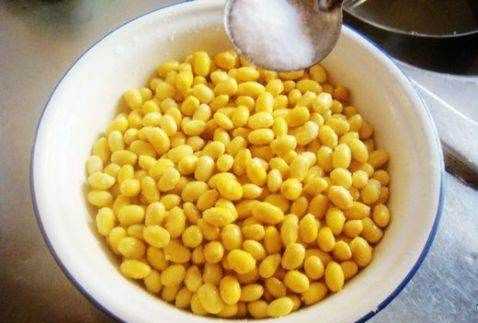 炒黃豆怎么炒好吃,炒黃豆醬的制作方法圖5