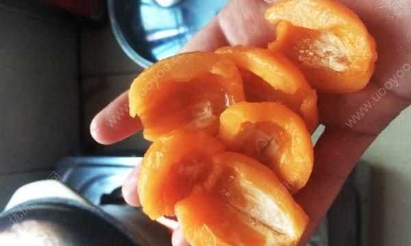 生枇杷泡蜂蜜的制作方法