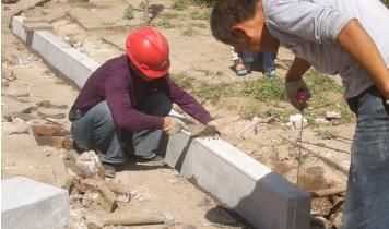 路沿石和路緣石的區(qū)別，路肩石，路邊石，路沿石，路牙石，路側(cè)石，路緣石到底有什么區(qū)別？圖1