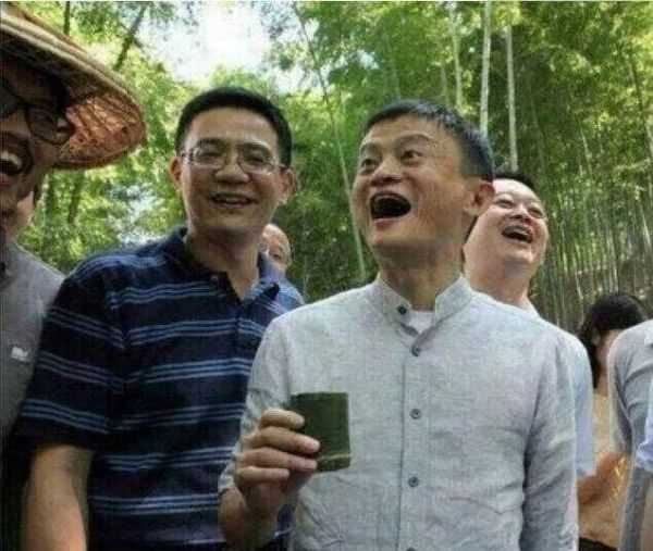 竹子里的佳釀是怎么回事,網(wǎng)紅竹子酒的騙局騙了無數(shù)人,它到底有多坑?圖1