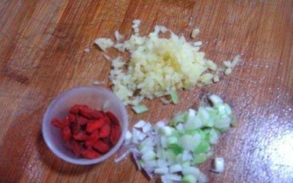 米飯?jiān)趺闯春贸?炒米飯?jiān)趺闯春贸杂趾唵螆D2