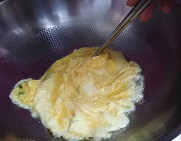 米飯?jiān)趺闯春贸?炒米飯?jiān)趺闯春贸杂趾唵螆D11