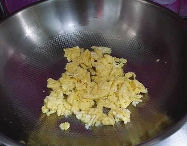 米飯?jiān)趺闯春贸?炒米飯?jiān)趺闯春贸杂趾唵螆D12