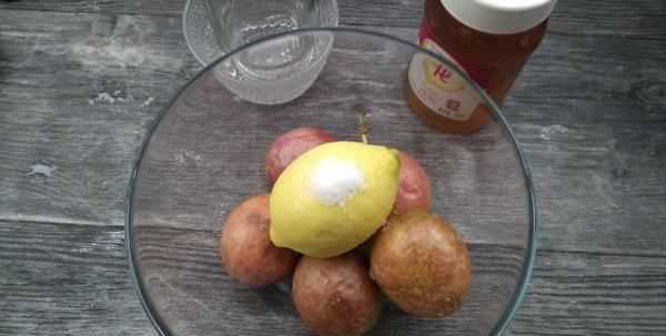 檸檬百香果汁怎么做,介紹下百香果檸檬水怎樣做好吃圖3