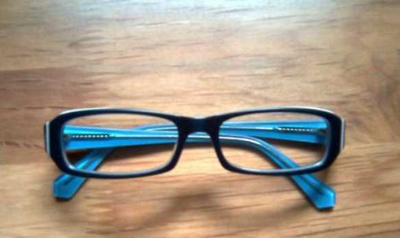 眼鏡腿可以單獨換嗎,眼鏡腿斷了能換單個的圖1