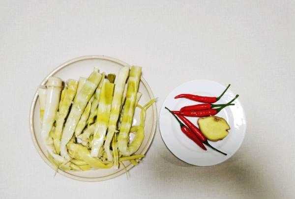 怎么炒辣椒好吃,先炒辣椒辣還是后炒辣椒辣圖3