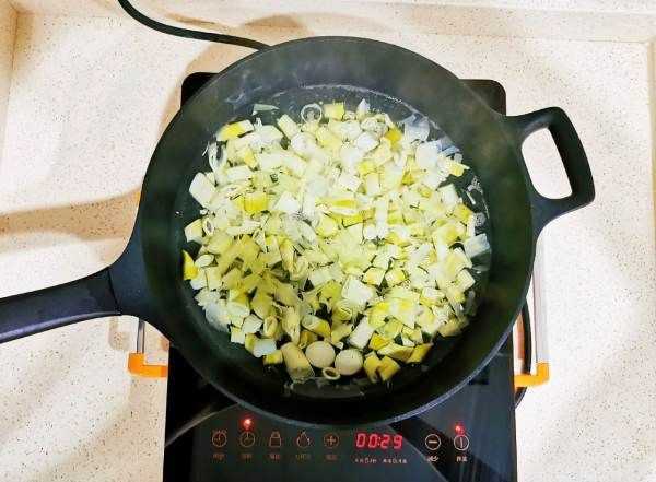 怎么炒辣椒好吃,先炒辣椒辣還是后炒辣椒辣圖7