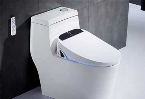 智能馬桶淋浴時能濺到水嗎