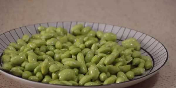 毛豆怎樣保存時(shí)間更長更新鮮,毛豆怎么保存時(shí)間長才會(huì)新鮮圖1