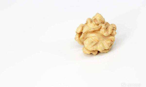 鮮核桃和干核桃區(qū)別,新鮮核桃和干核桃哪個(gè)更有營養(yǎng)圖1