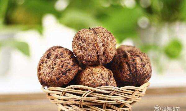 鮮核桃和干核桃區(qū)別,新鮮核桃和干核桃哪個(gè)更有營養(yǎng)圖3