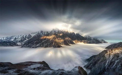 形容氣勢(shì)磅礴的句子,關(guān)于保家衛(wèi)國(guó)氣勢(shì)磅礴的句子,氣勢(shì)磅礴的文言文句子