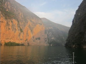 關(guān)于三峽的詩句一篇