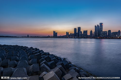 城市東部繁榮的古詩句